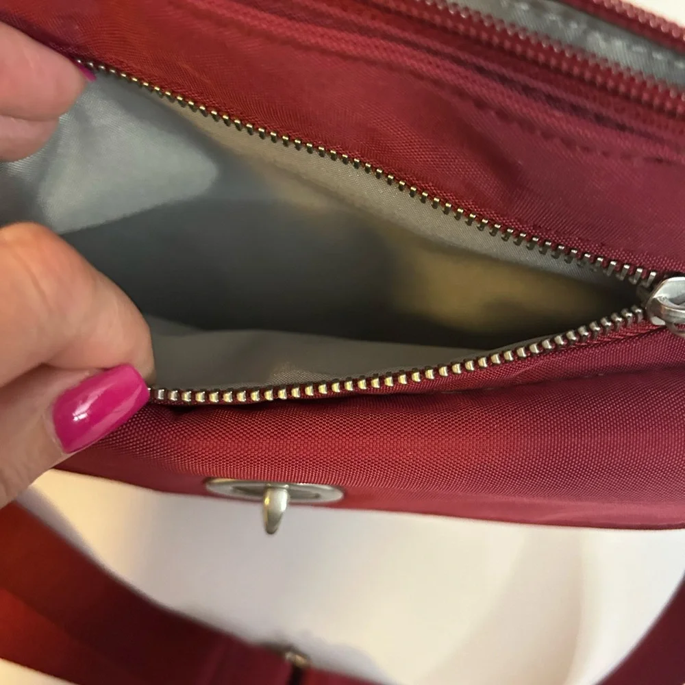 Calais Baggallini Red Crossbody Bag - Picture 9 of 12